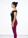 Female_model_in_studio_photoshoot_2K_20260924173426.webp