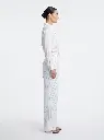 Model_wearing_pants_in_studio_2K_20260925144024.webp