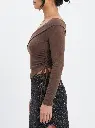 Woman_wearing_top_for_photoshoot_2K_20260925183041.webp