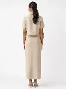 Isolate_woman_posing_from_back_2K_20261004011752.webp
