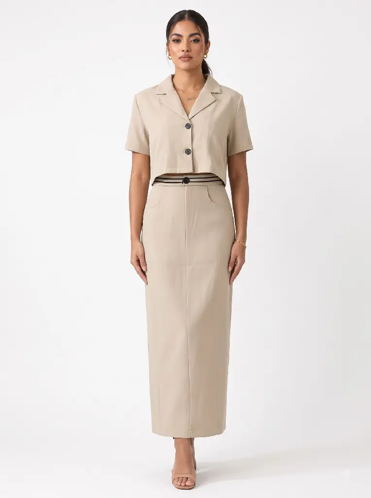 Isolate_woman_posing_from_front_2K_20261004011809.webp