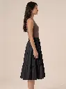 Crop_woman_in_panel_2K_20261004015046.webp